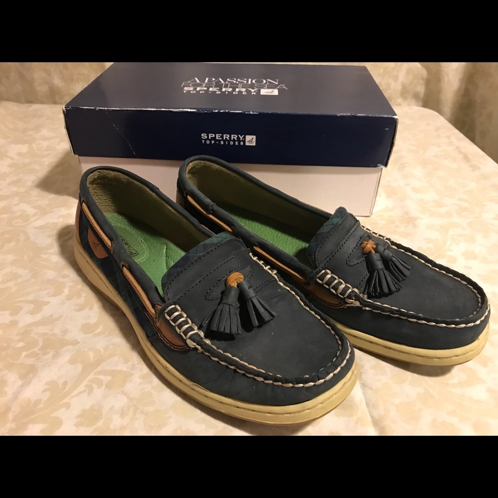 Sperry Navy Green plaid loafers, Size 9